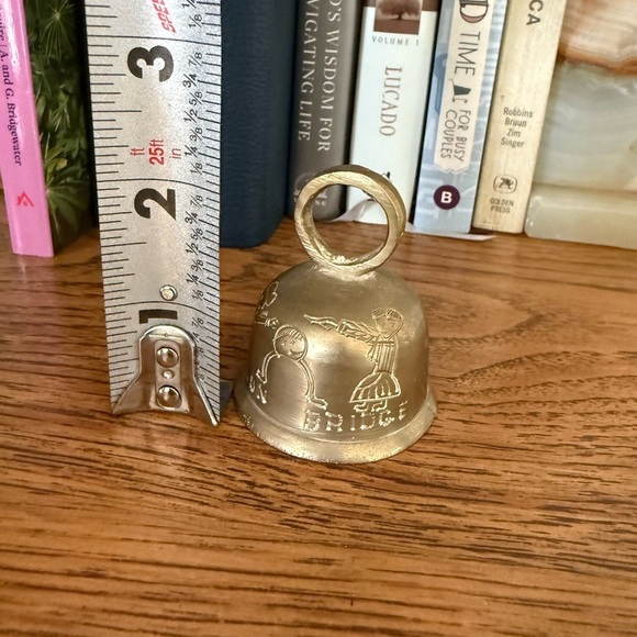 Vintage Small London Bridge Nursery Rhyme Etched Bell Small Missing Clapper - Picture 6 of 7